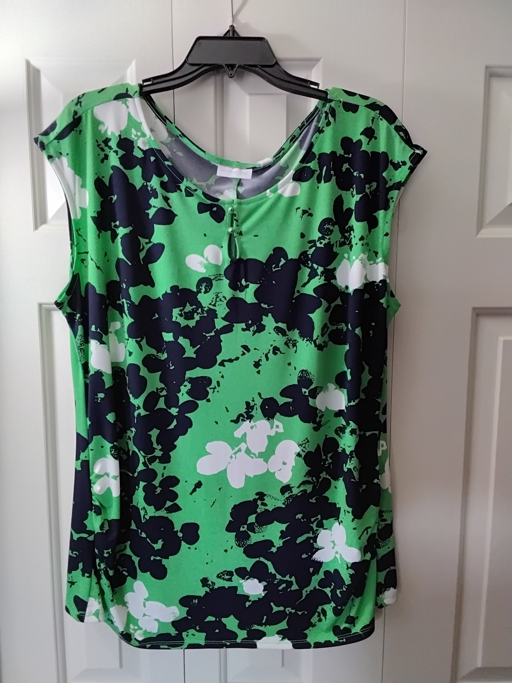 New York & Company Floral Print Cap-Sleeve Women’s Top - Green
